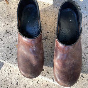 Dansko Professional Antique Brown Leather Work Clogs  Sz 38  Great Condition